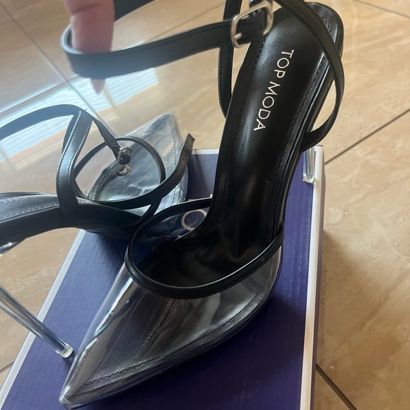 Black Heels - Picture 4 of 13